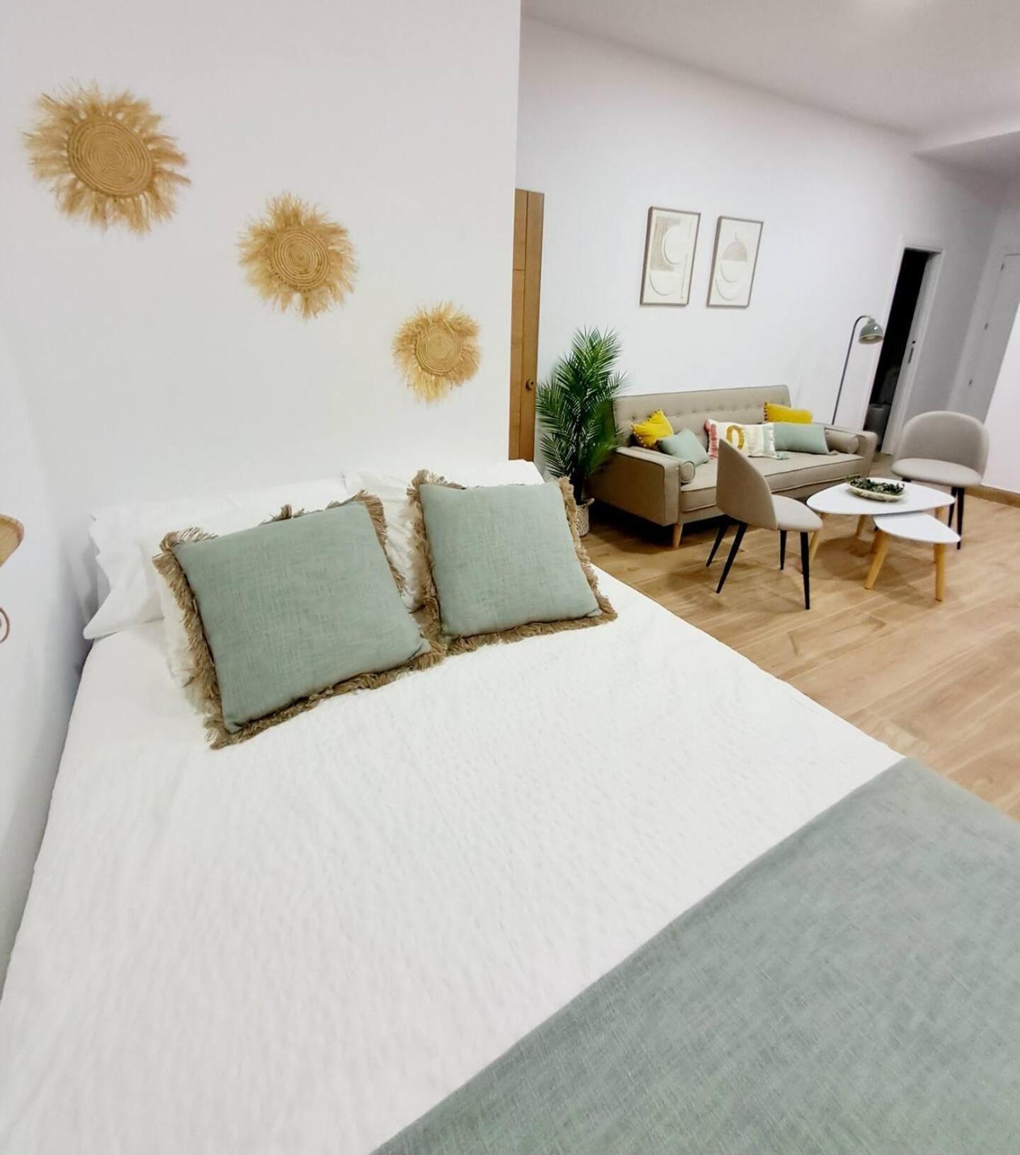 Coffee & Calm Triana Apartment Sevilla Eksteriør bilde